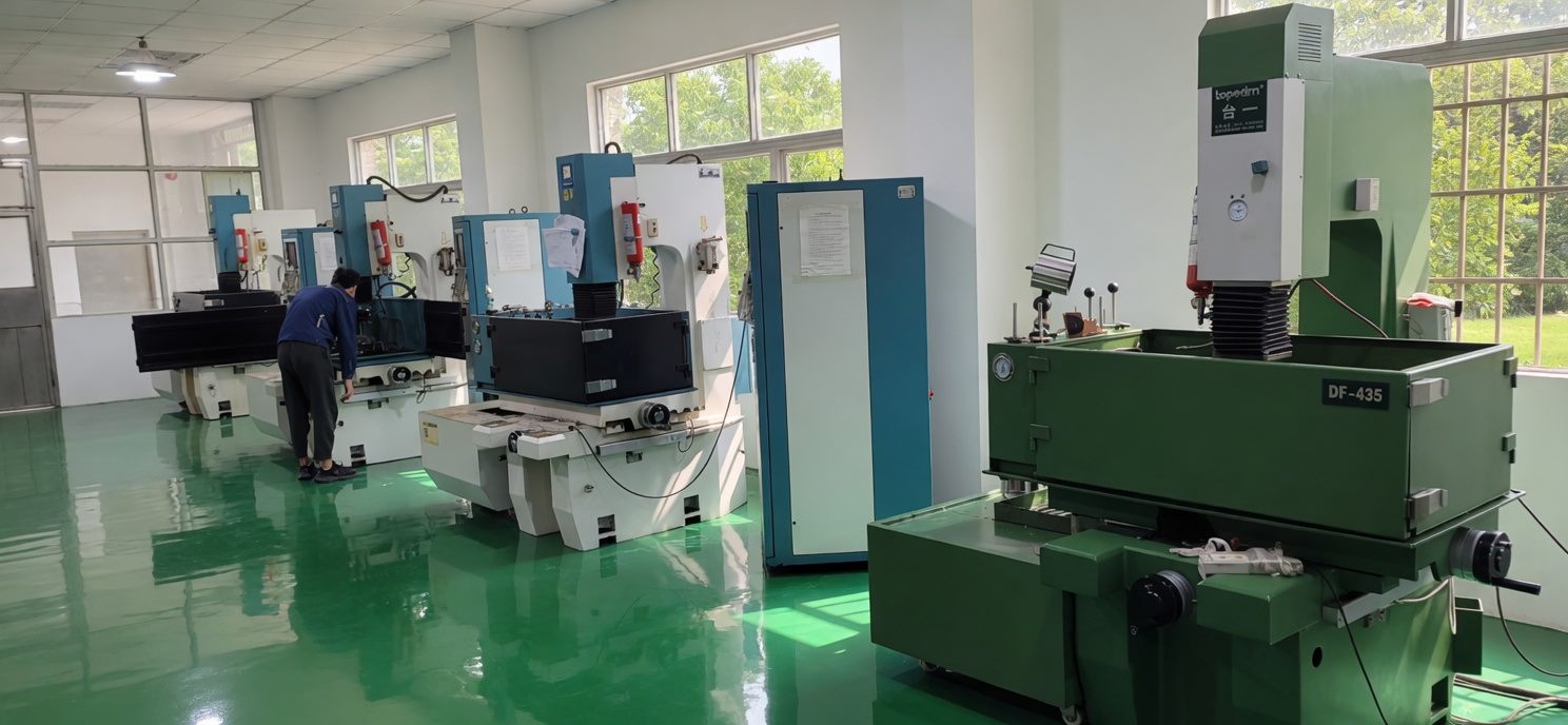 EDM equipment supporting mould development